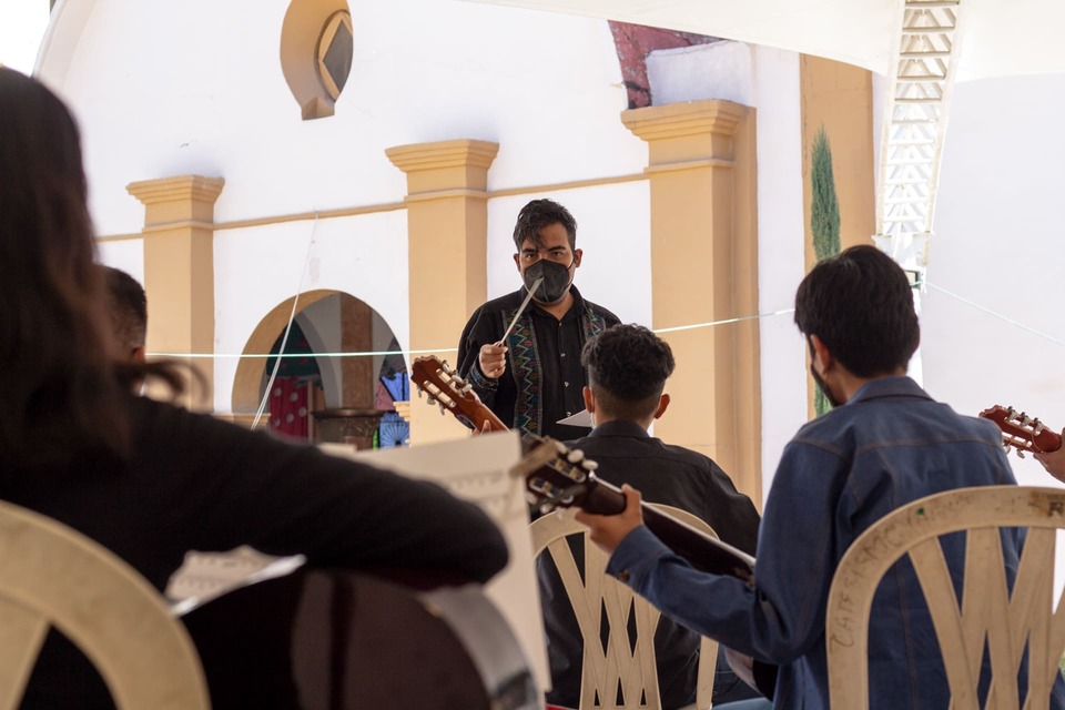 Academia de Guitarra "Tlappan" y su Orquesta de Guitarras "Mekahuehuetl" presentes en el 1er Festival de Guitarras Mekahuehuetl