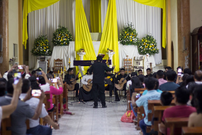 Concierto de Orquesta de Guitarras - Fotografía "Ojo de la Montaña"